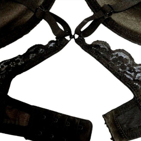 ⭐️ HOST PICK ⭐️ Black Lace Push Up Bra 38DD - Picture 7 of 8